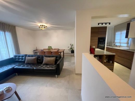 Casa di lusso a Ferney-Voltaire, Ain