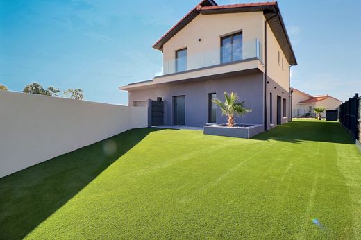 Villa in Saint-Brès, Hérault
