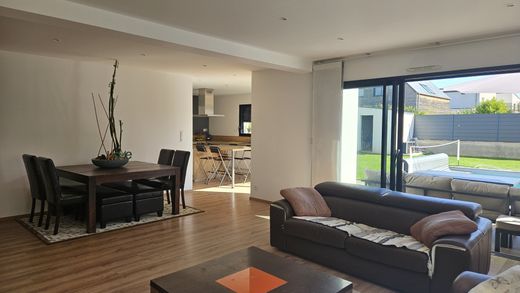 Πολυτελή κατοικία σε Saint-Erblon, Ille-et-Vilaine