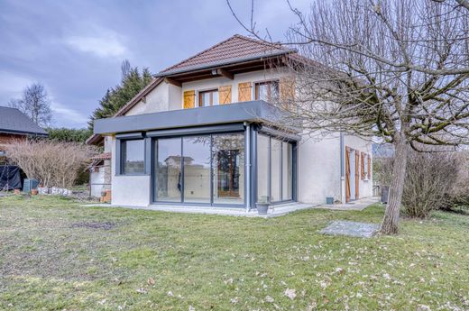 Casa di lusso a Groisy, Alta Savoia