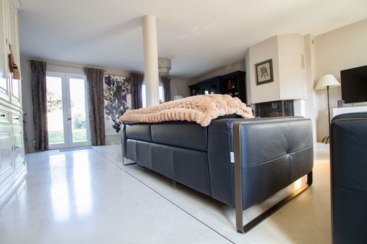 Casa di lusso a Villeneuve-le-Roi, Val-de-Marne