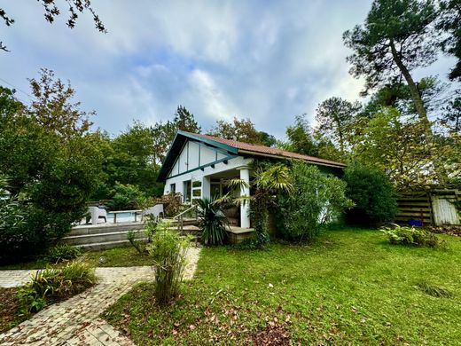 Villa in Lège-Cap-Ferret, Gironde