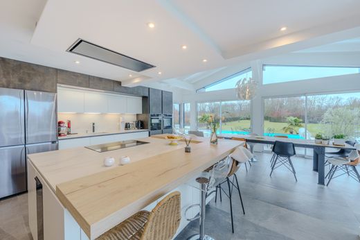 Luksusowy dom w Anthy-sur-Léman, Haute-Savoie