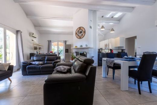 Πολυτελή κατοικία σε Jouques, Bouches-du-Rhône