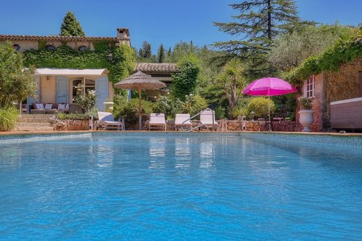 Luxury home in Châteauneuf-Grasse, Alpes-Maritimes