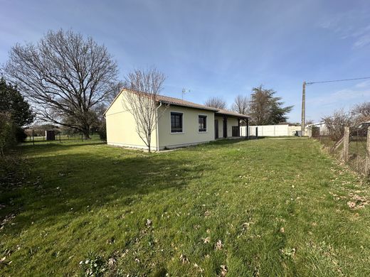 Gujan-Mestras, Girondeの高級住宅