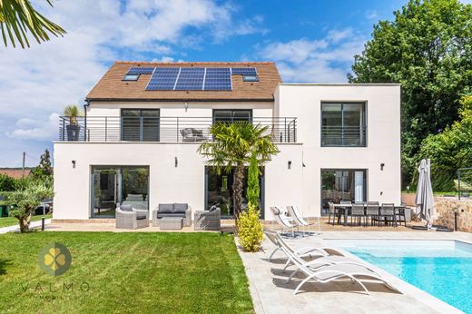 Villa in Jouars-Pontchartrain, Yvelines