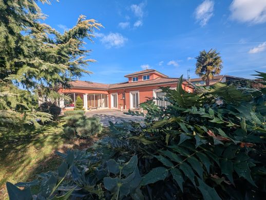 Casa di lusso a Châtillon-sur-Chalaronne, Ain