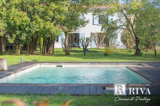 Luxury home in Camblanes, Gironde