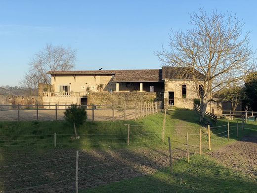 Элитный дом, La Réole, Gironde