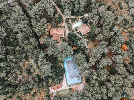 Элитный дом, Grans, Bouches-du-Rhône