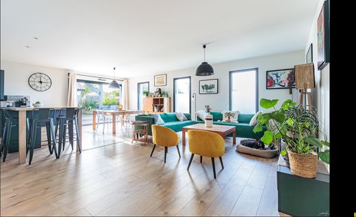 Casa di lusso a Bassussarry, Pirenei atlantici