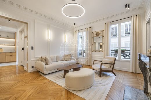 Apartment in Champs-Elysées, Madeleine, Triangle d’or, Paris