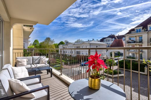 Apartament w Le Plessis-Robinson, Hauts-de-Seine