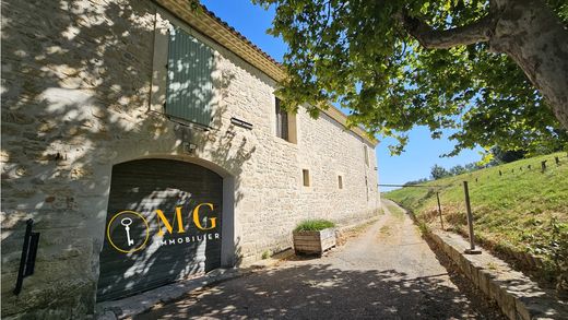 ‏וילה ב  Saint-Gilles, Gard