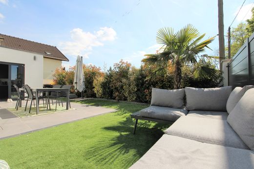 Luxus-Haus in Ormesson-sur-Marne, Val-de-Marne