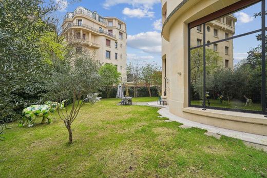 Двухуровневые апартаменты, La Muette, Auteuil, Porte Dauphine, Paris