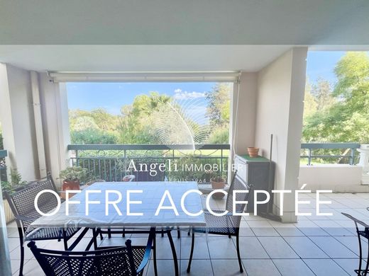 Apartment in Saint-Aygulf, Var