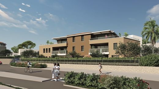 Apartment / Etagenwohnung in Six-Fours-les-Plages, Var