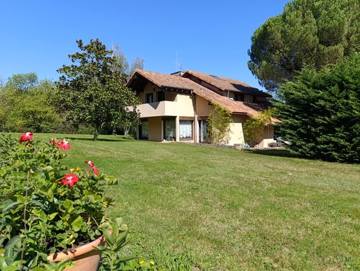 Luxus-Haus in Vendat, Allier