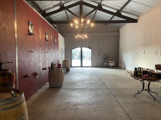 Элитный дом, Lirac, Gard