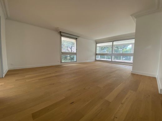 Apartment in Le Chesnay, Yvelines