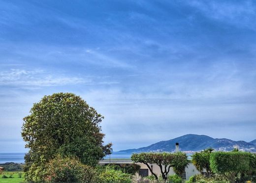 Porticcio, South Corsicaのアパートメント