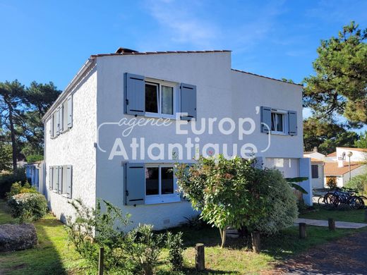 Villa in Les Mathes, Charente-Maritime