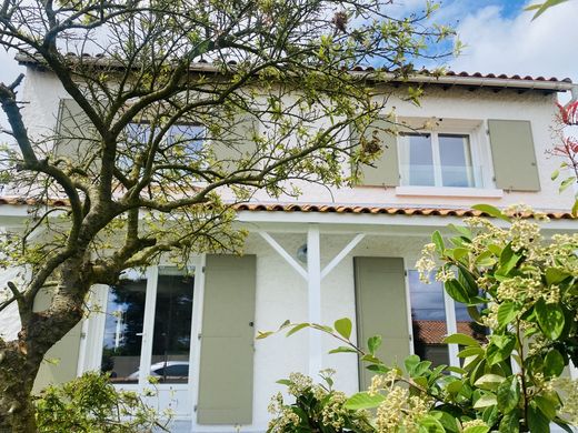 Luxury home in Vaux-sur-Mer, Charente-Maritime