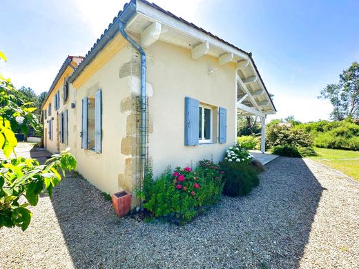 Luxury home in Langon, Gironde
