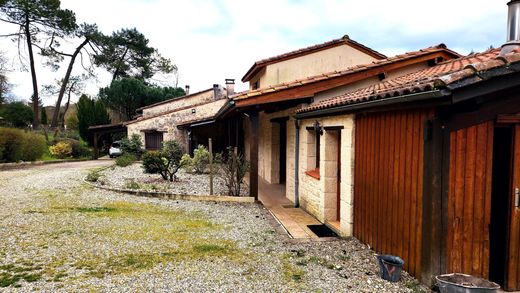 Casa di lusso a Buzet-sur-Baïse, Lot-et-Garonne
