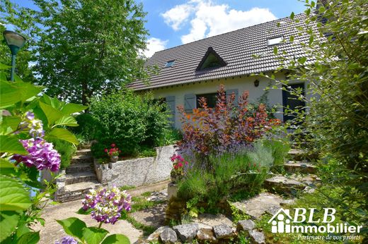 Элитный дом, Les Essarts-le-Roi, Yvelines