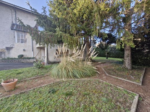 Luxury home in Bron, Rhône