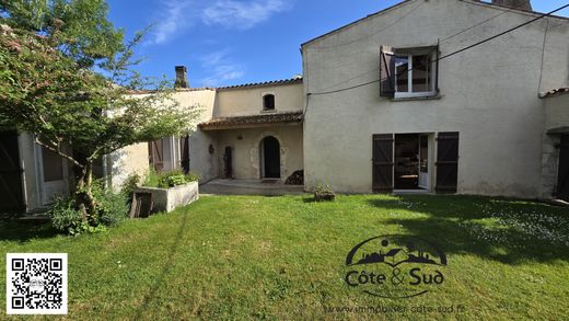 Maison de luxe à Salles-sur-Mer, Charente-Maritime