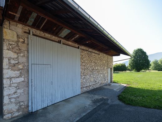 Landhaus / Bauernhof in Sevrier, Haute-Savoie