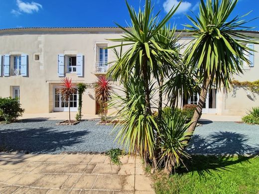 Villa a Tonnay-Charente, Charente-Maritime