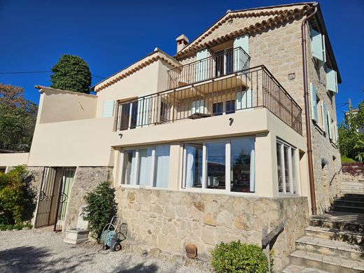 ﻓﻴﻼ ﻓﻲ Berre-les-Alpes, Alpes-Maritimes