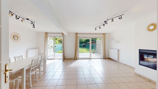 Luxus-Haus in Archamps, Haute-Savoie