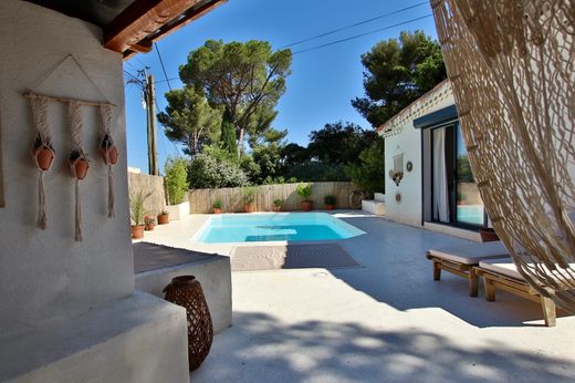 Casa de lujo en La Penne-sur-Huveaune, Bocas del Ródano