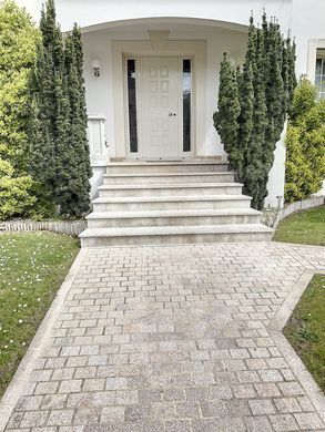 Maison de luxe à Sainte-Geneviève-des-Bois, Essonne