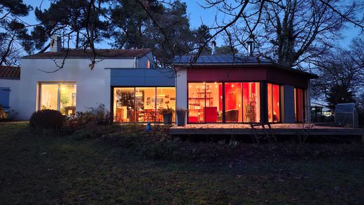 Luxury home in Sainte-Pazanne, Loire-Atlantique