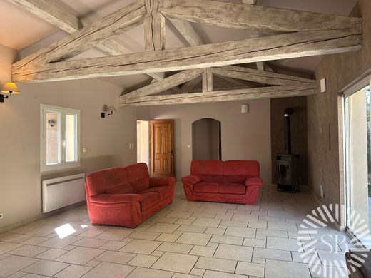 Luxury home in Noves, Bouches-du-Rhône