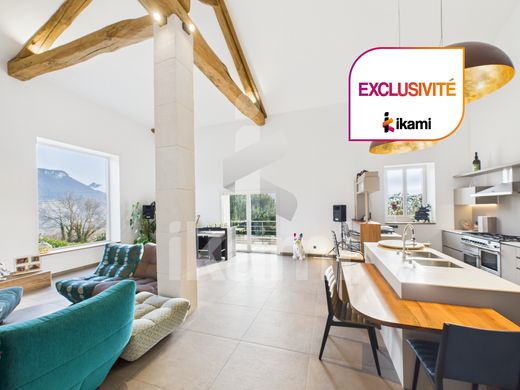 Office in Saint-Jean-de-Moirans, Isère