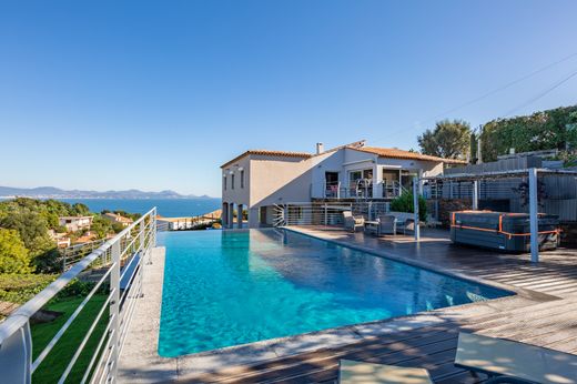 Luxus-Haus in Les Issambres, Var