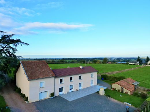 Boerderij in Roanne, Loire