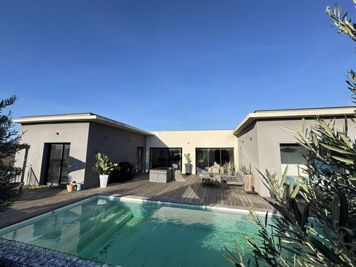 别墅  Thorrenc, Ardèche