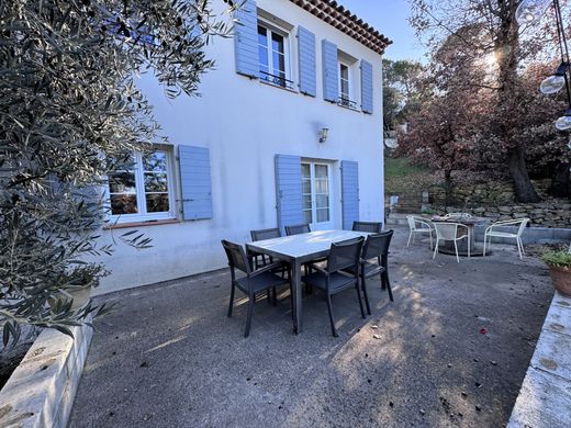 Villa in Peyrolles-en-Provence, Bouches-du-Rhône