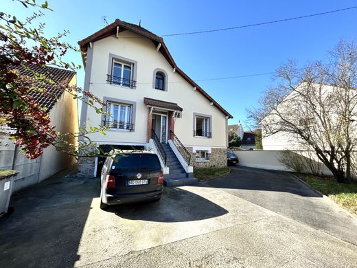 Luxus-Haus in Chelles, Seine-et-Marne