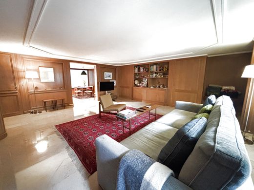 Luxus-Haus in Buttes-Chaumont, Villette, Bas Belleville, Paris