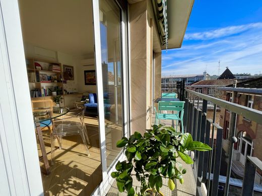 Apartment in Neuilly-sur-Seine, Hauts-de-Seine